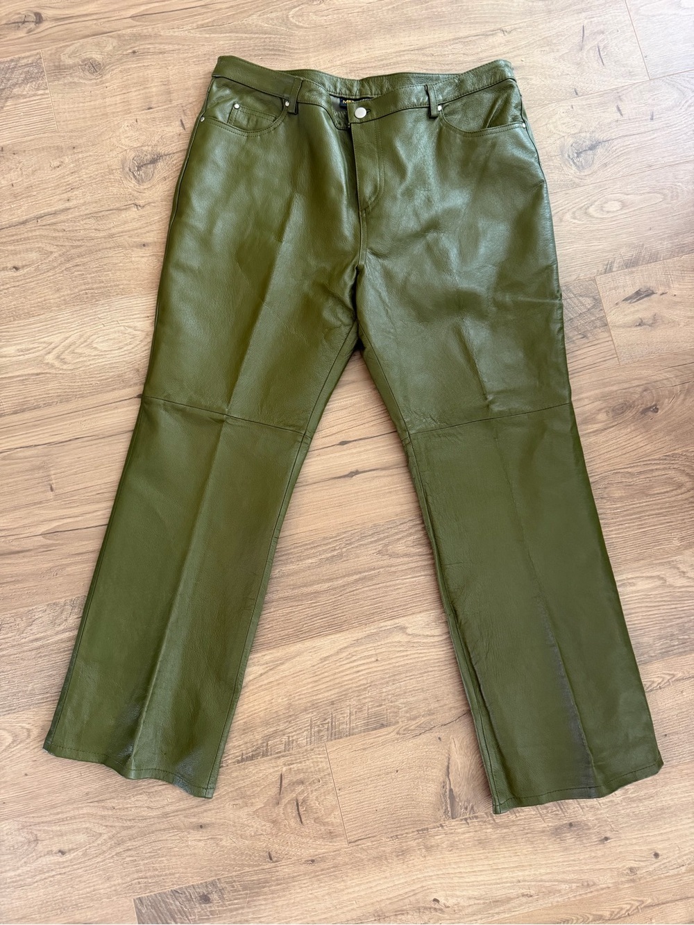 Metrostyle 100% Leather Olive Green Straight-Leg Pants